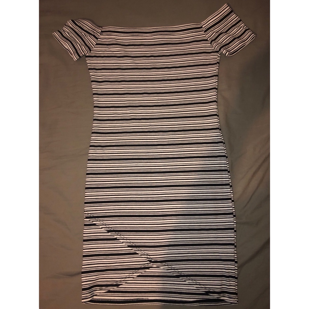 FASHION NOVA - Brooklynn Off Shoulder Dress